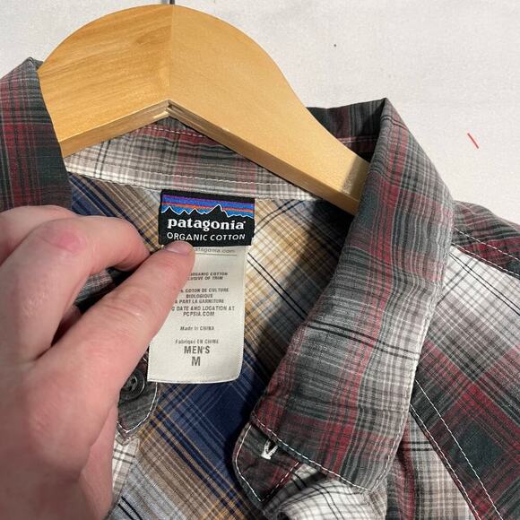 patagonia men's organic cotton long sleeve plaid button up shirt size medium - Picture 4 of 6
